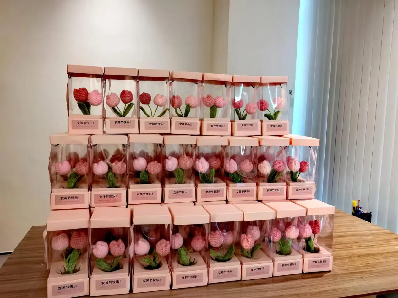 Quangong Machinery Co., Ltd. nganakake kegiyatan sing nyenengake kanggo ngrayakake Dina Wanita, menehi penghargaan marang 